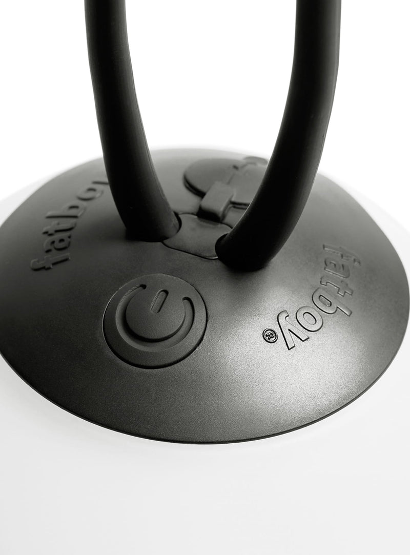 Gros plan sur la boucle en silicone de la Bolleke la Surprise de Fatboy.