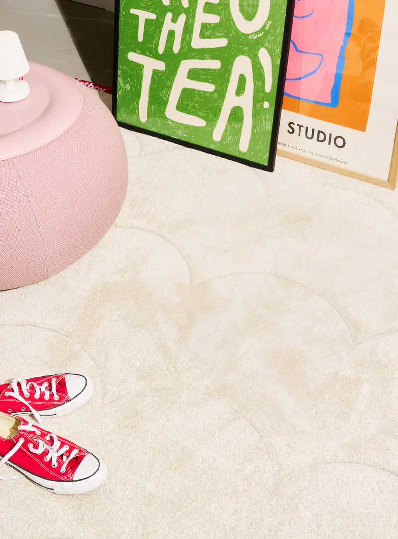 Bubble Carpet, tapis design aux contours en forme de bulles, ajoute une touche chic et douce aux salons et chambres au Canada.
