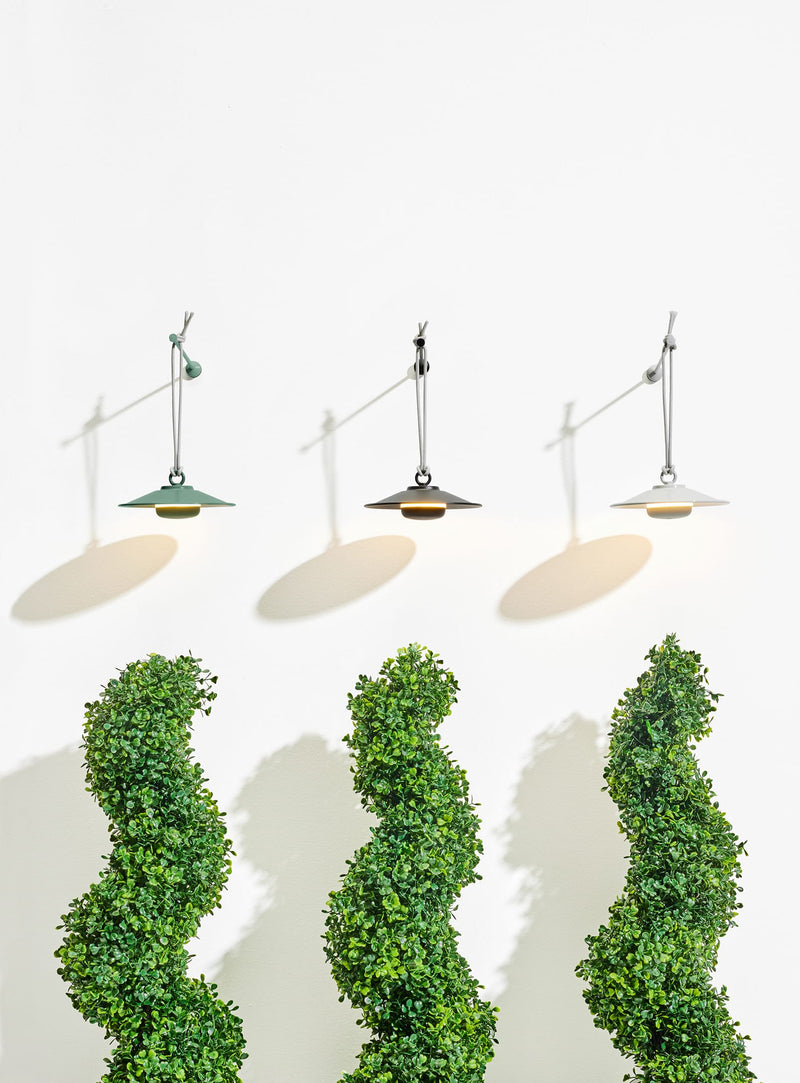 Chap-O, lampe LED suspendue de Fatboy, rechargeable et résistante aux intempéries, parfaite pour jardins, balcons et chambres au Canada.