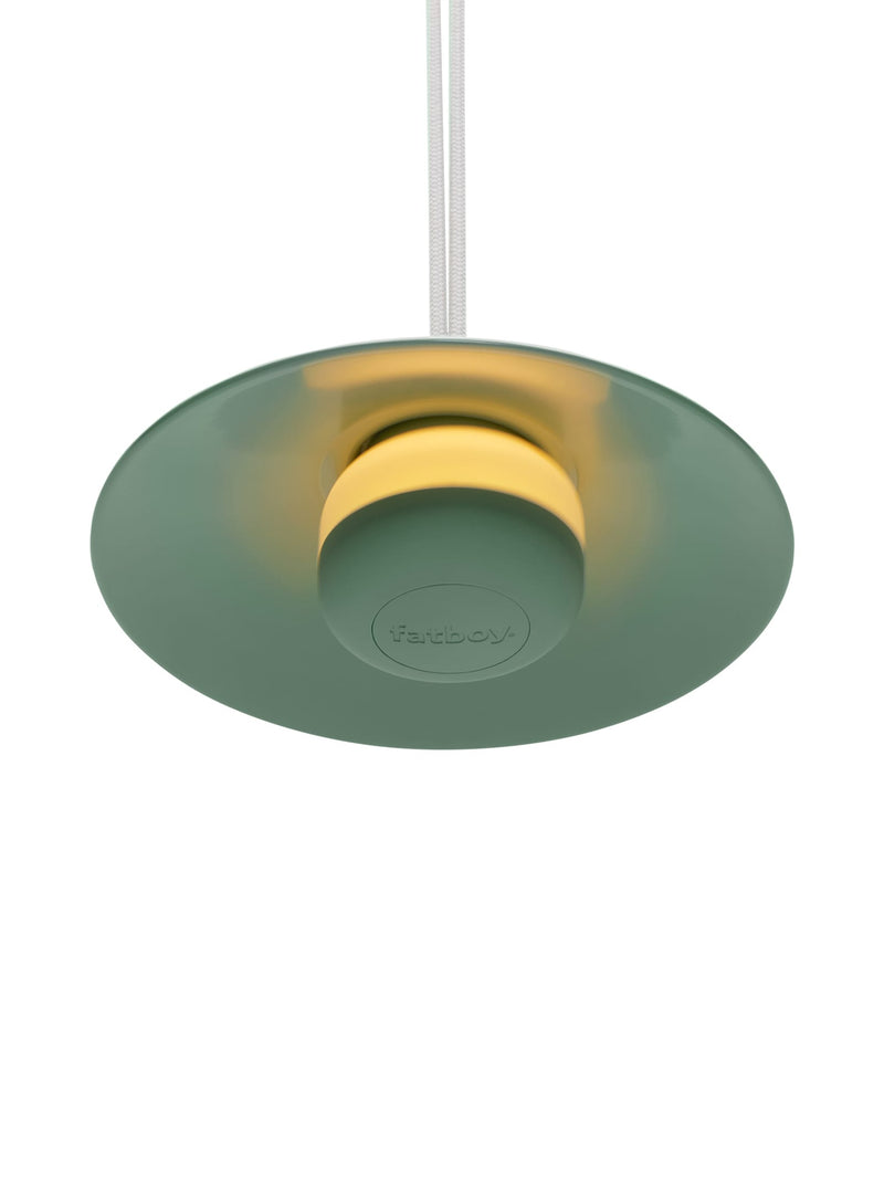 Chap-O de Fatboy, lampe compacte et rechargeable, allie praticité et style pour illuminer vos espaces canadiens avec élégance.