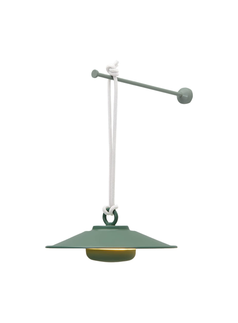 Lampe suspendue Chap-O, design LED magnétique et rechargeable, idéale pour les balcons, patios et fêtes de jardin au Canada.