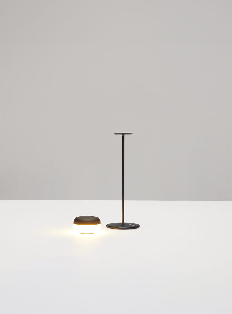 Fatboy Cheerio : lampe de table moderne, sans fil et pratique, idéale pour jardins, balcons ou repas canadiens.