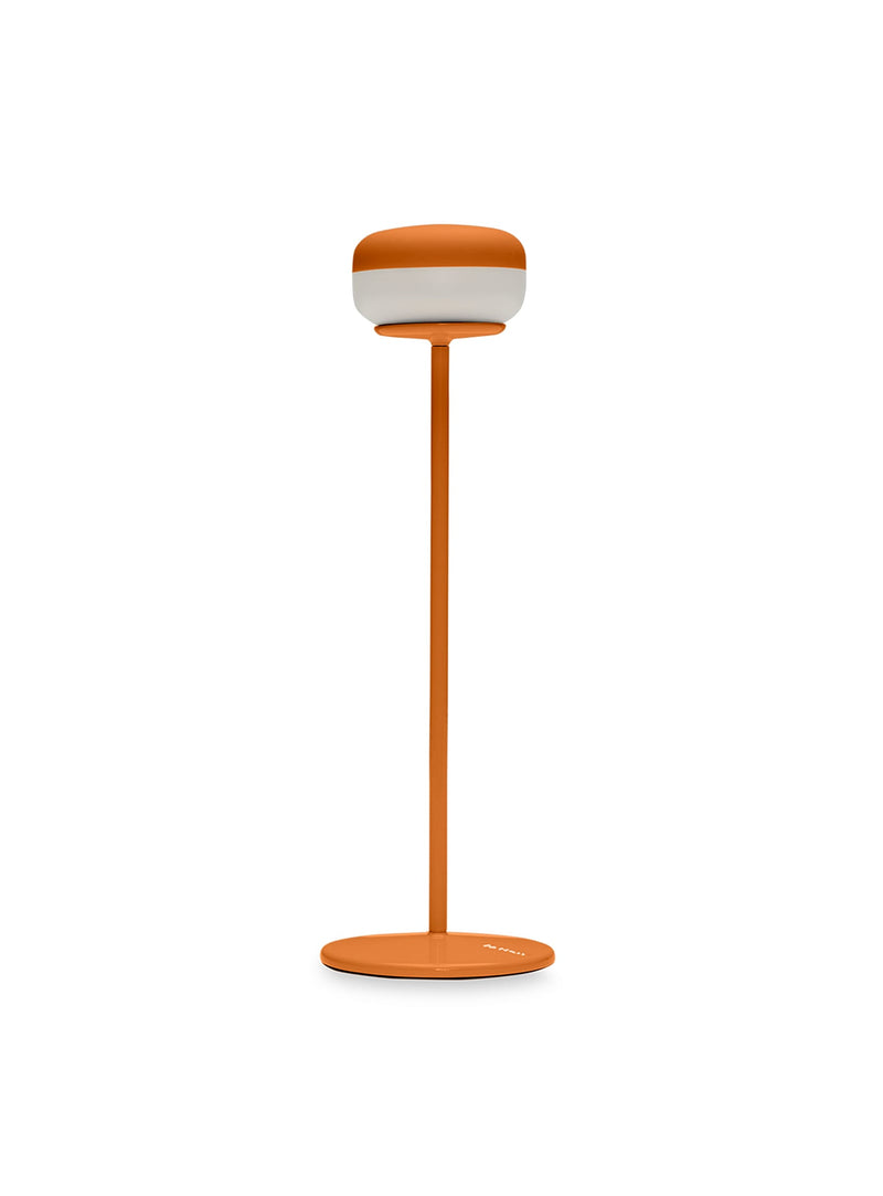 Lampe de table Cheerio sunny orange sans fil avec base en métal thermolaqué, lampe LED réglable pour intérieur et extérieur.