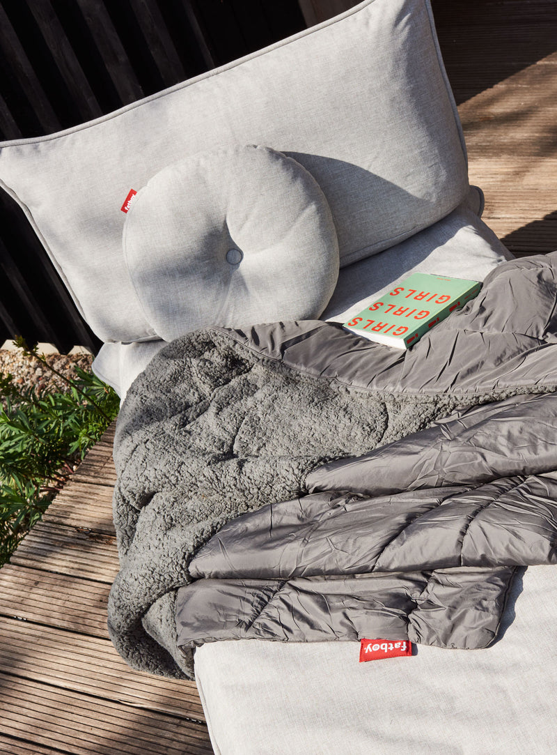 Coussin Circle Pillow de Fatboy : rond et chic, idéal pour patios canadiens. Résistant aux intempéries, ajoute confort et style extérieur.