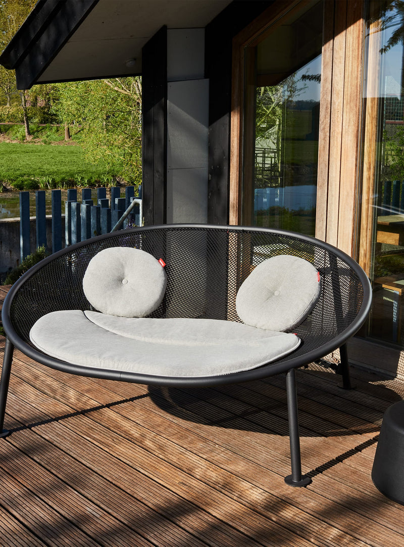 Circle Pillow de Fatboy : coussin rond élégant en tissu Olefin. Repousse eau, saleté et UV, parfait pour piscines et terrasses au Canada.