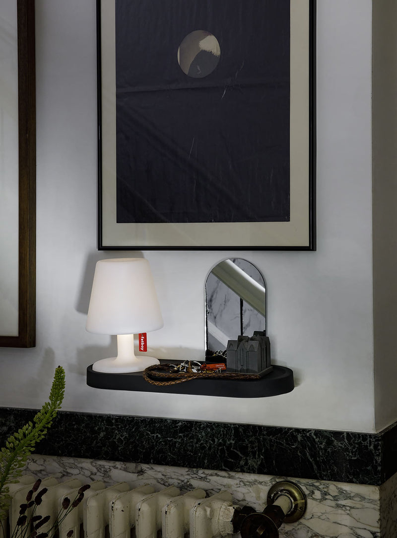 Combo Edison The Petit + Residence : éclairage chic et solution de rangement design, parfait pour un espace moderne et fonctionnel au Canada.