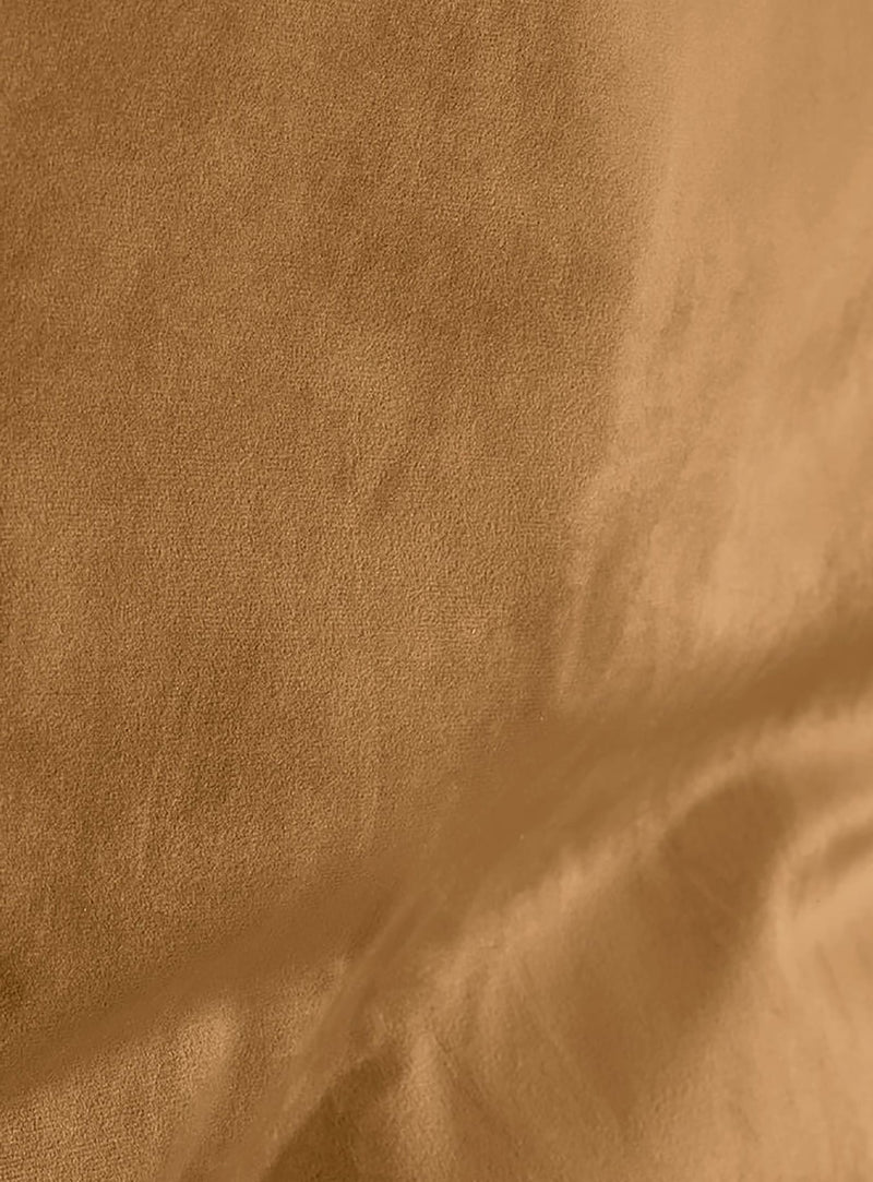 Tissu velours amande de Fatboy : doux, résistant et facile à nettoyer, idéal pour usage intérieur intensif et durable.