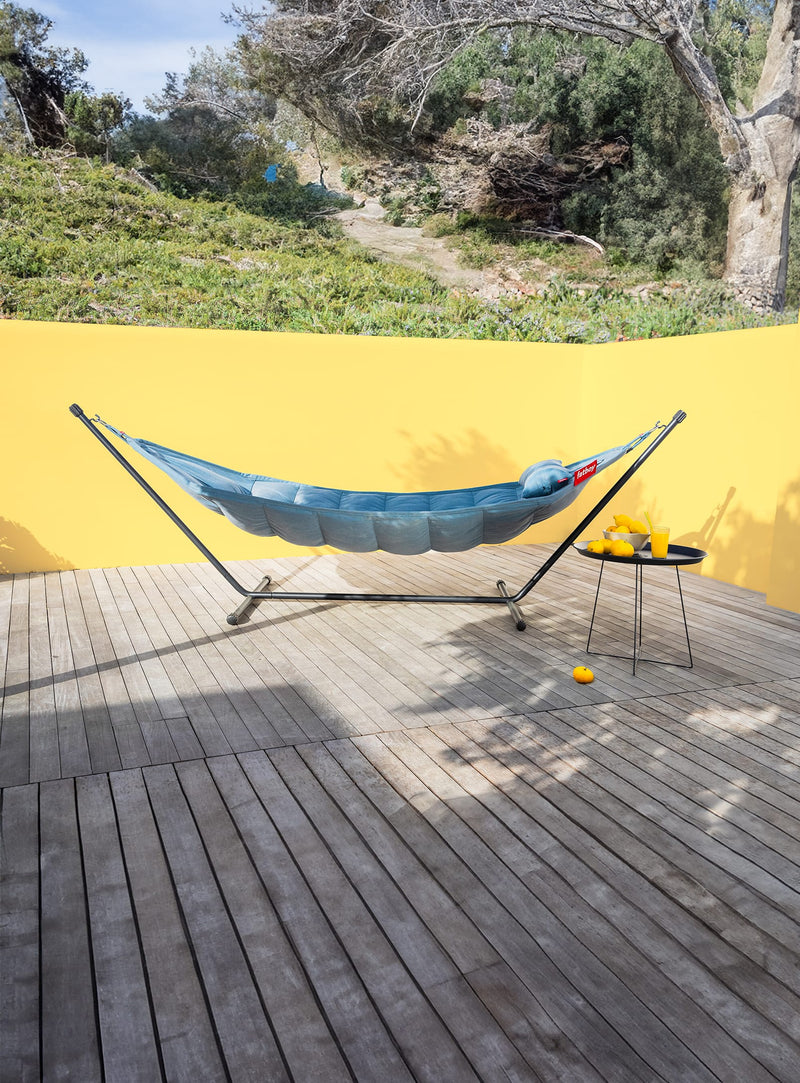 Hamac Headdemock Superb de Fatboy : design innovant, tissu Olefin, idéal pour des moments de détente dans votre jardin canadien.