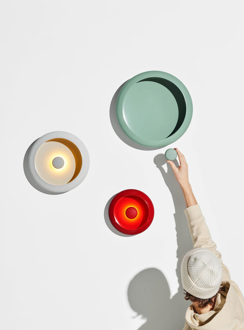 Lampe Oloha Fatboy : LED magnétique avec intensité réglable, parfaite pour ajouter une touche artistique et lumineuse au Canada.