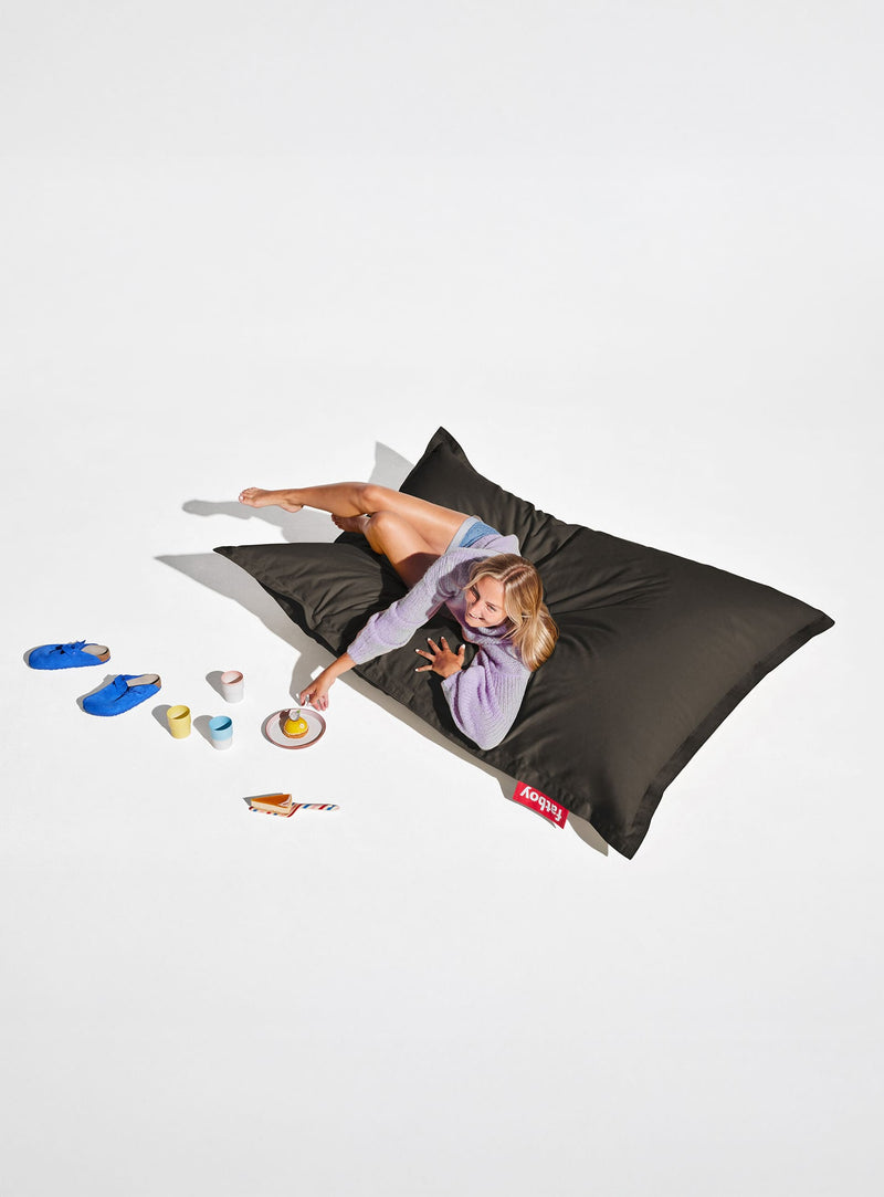 Pour lire, relaxer ou simplement décrocher, l’Original Canvas épouse les formes du corps et transforme chaque pause en pur bonheur.