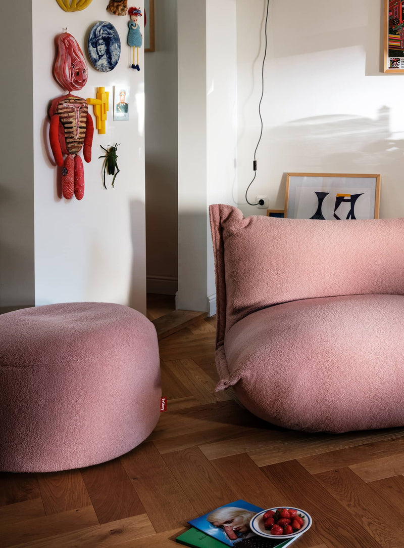 Le Fatboy Point Large Sherpa est un grand pouf, conçu avec un tissu sherpa doux, idéal pour apporter confort et style aux intérieurs canadiens.