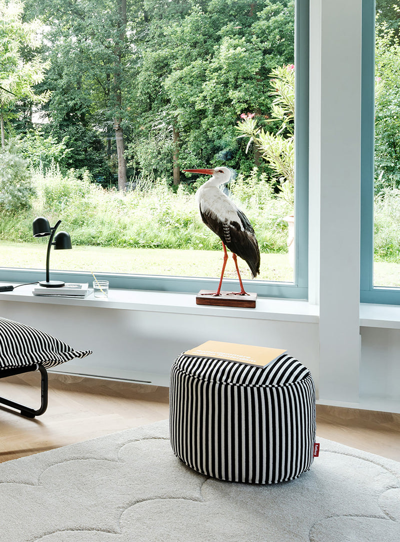 Pouf intérieur Fatboy Point Terry design rayé élégant avec base antidérapante et housse résistante au boulochage.