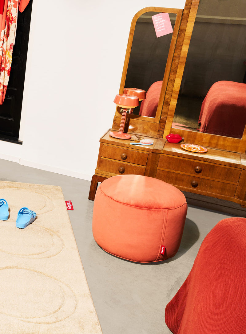 Point Velvet Fatboy : pouf rond en velours brillant, écoresponsable et doux, parfait pour salons et chambres au Canada.