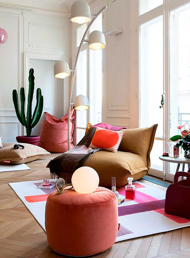 Fatboy Point Velvet : ottoman compact et polyvalent, en velours recyclé, idéal pour rehausser les intérieurs canadiens avec élégance.