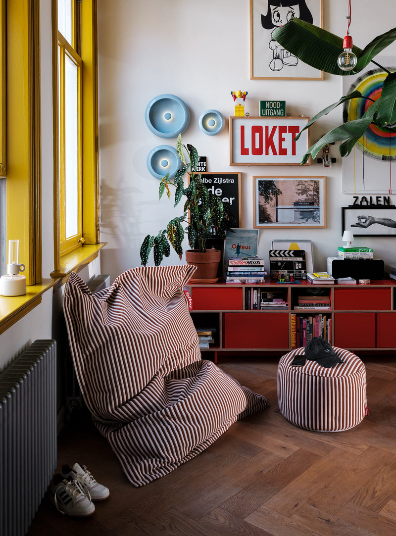 Compact, élégant et ultraconfortable, le Slim Terry apporte une touche moelleuse et rayée à toutes les pièces et s&