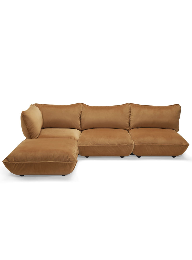 Sofa sectionnel Sumo Velvet Fatboy 4 places en Amande, élégant sofa d’intérieur modulaire durable tissu velours doux et luxueux.