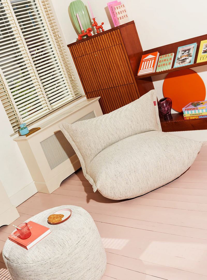 The BonBaron Mingle : fauteuil Fatboy ultra-confortable en tissu bouclé résistant, idéal pour intérieurs chics au Canada.