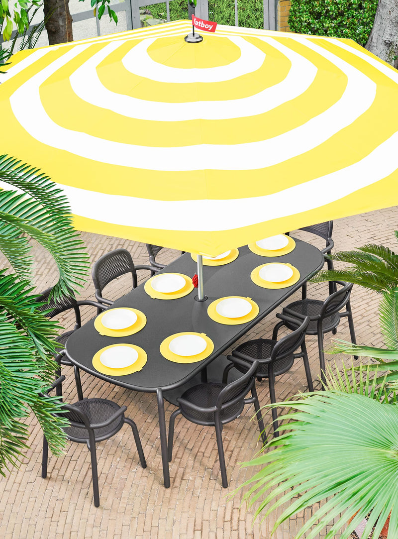 Fatboy Toní, lot de 4 : chaises empilables avec bras, légères et robustes, idéales pour jardins et patios canadiens.