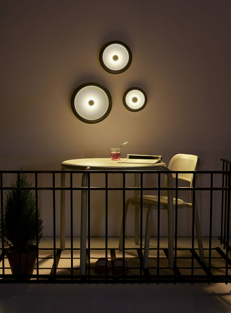 Fatboy Toní : ensemble de 4 chaises empilables, résistantes à la rouille et aux UV, idéales pour les espaces extérieurs canadiens.