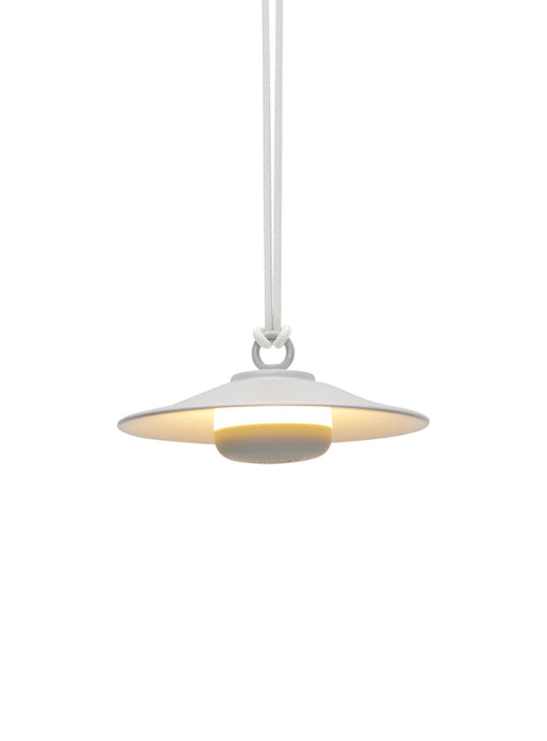 Lampe suspendue Chap-O de Fatboy en désert, design LED rechargeable et résistant aux intempéries, 90 heures d'autonomie, idéale pour intérieurs et extérieurs au Canada.