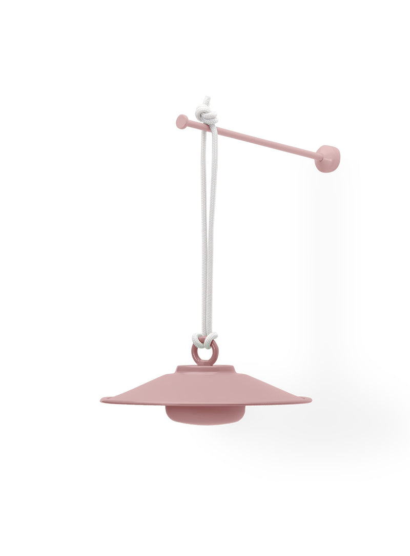 Lampe suspendue Chap-O soft pink sans fil avec abat-jour en acier inoxydable, éclairage LED réglable pour intérieur et extérieur.