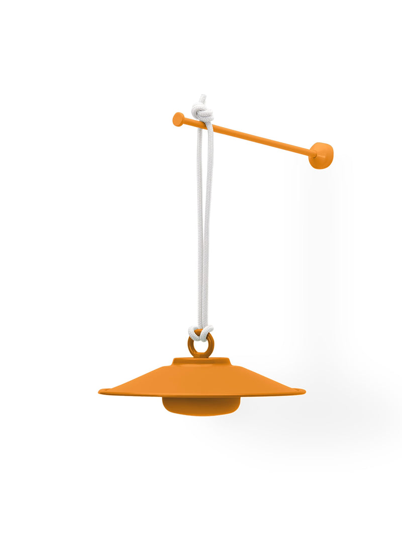 Lampe suspendue Chap-O sunny orange sans fil avec abat-jour en acier inoxydable, éclairage LED réglable pour intérieur et extérieur.