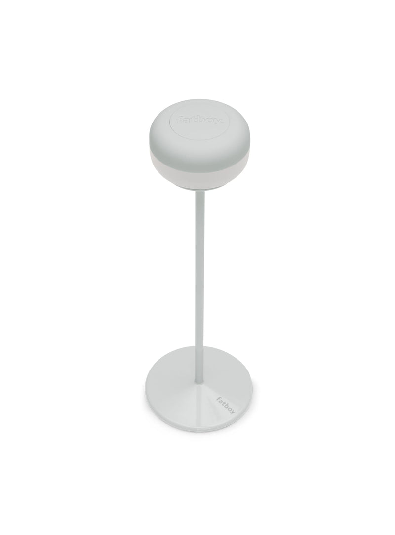 Cheerio crée une atmosphère chaleureuse grâce à son éclairage LED réglable et son design sans fil facile à déplacer.