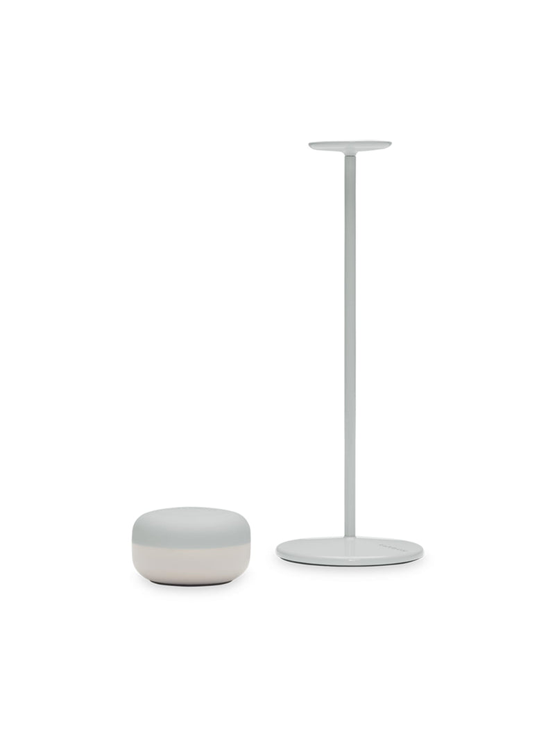 Avec ses lignes épurées, ses commandes simples et sa grande autonomie, Cheerio est une lampe aussi pratique qu’élégante.