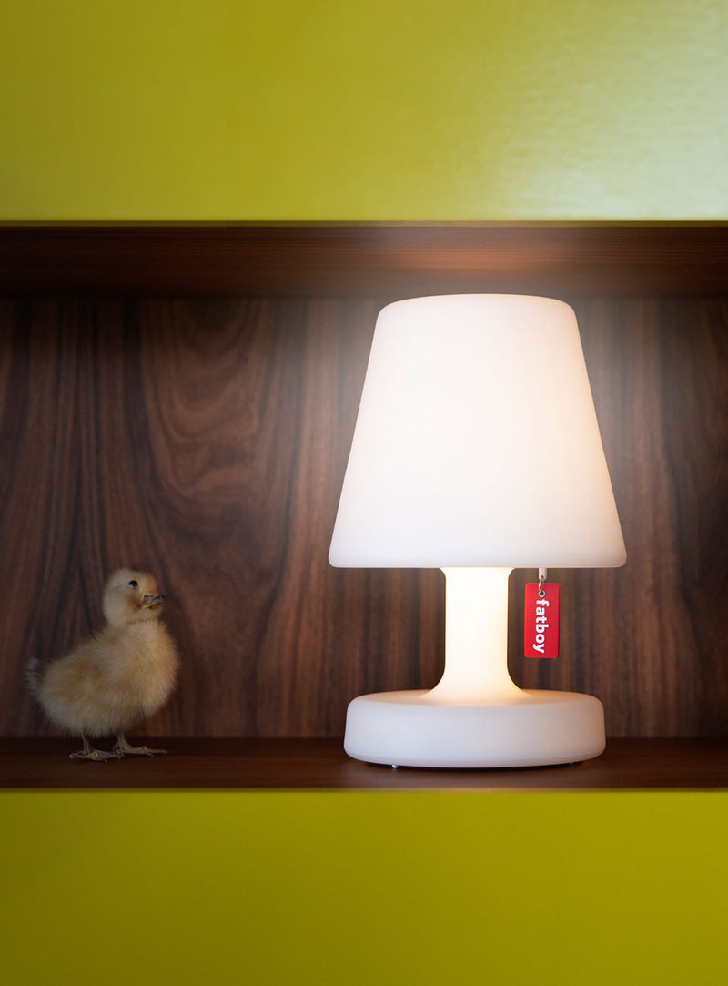 Edison the Petit Fatboy : lampe de table portable, dimmable et facile à entretenir, idéale pour une ambiance cosy au Canada.