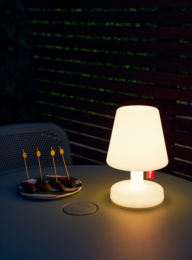 Lampe Edison the Petit Fatboy : élégante et fonctionnelle, avec intensité réglable, idéale pour les espaces intérieurs ou extérieurs au Canada.