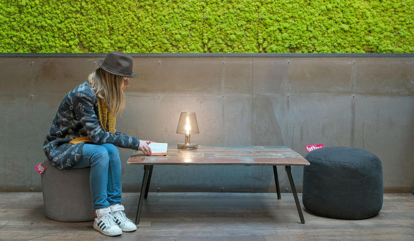 Fatboy Point Stonewashed : Ottoman multifonctionnel avec housse en coton, parfait comme siège, table d'appoint ou repose-pieds, alliant douceur et robustesse.