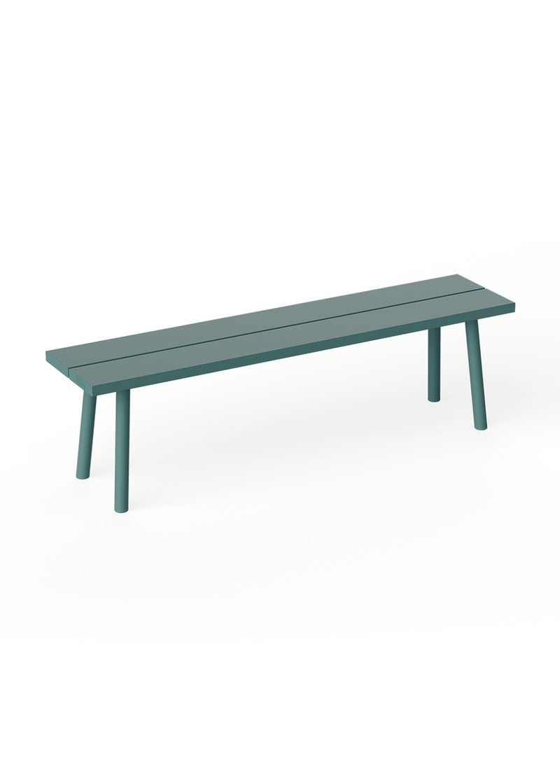 Banc d’extérieur Fred’s de Fatboy en vert sage, banc en aluminium au style pique-nique moderne offrant trois places.