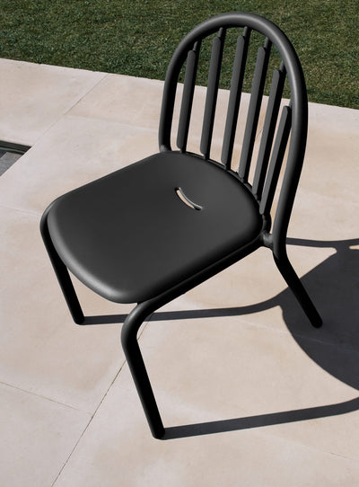 Chaise Fred de Fatboy – chaise bistro en aluminium, résistante aux intempéries et UV, empilable, idéale pour patios et jardins au Canada.