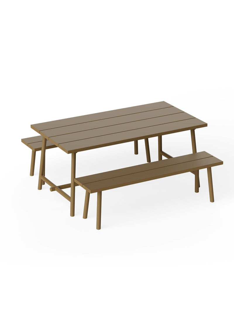 Une table moyenne Fred&