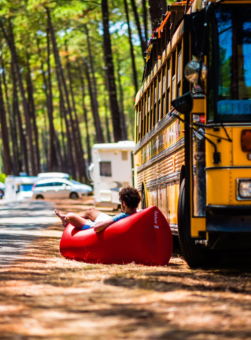 Fatboy Lamzac : design innovant, gonflable en secondes, idéal pour les moments de détente en pleine nature au Canada.