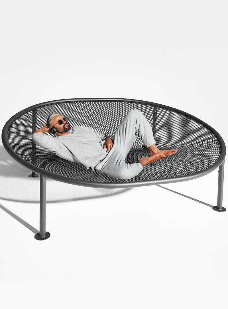 Chaise de jardin Netorious : confort et robustesse en extérieur avec un design élégant et minimaliste.