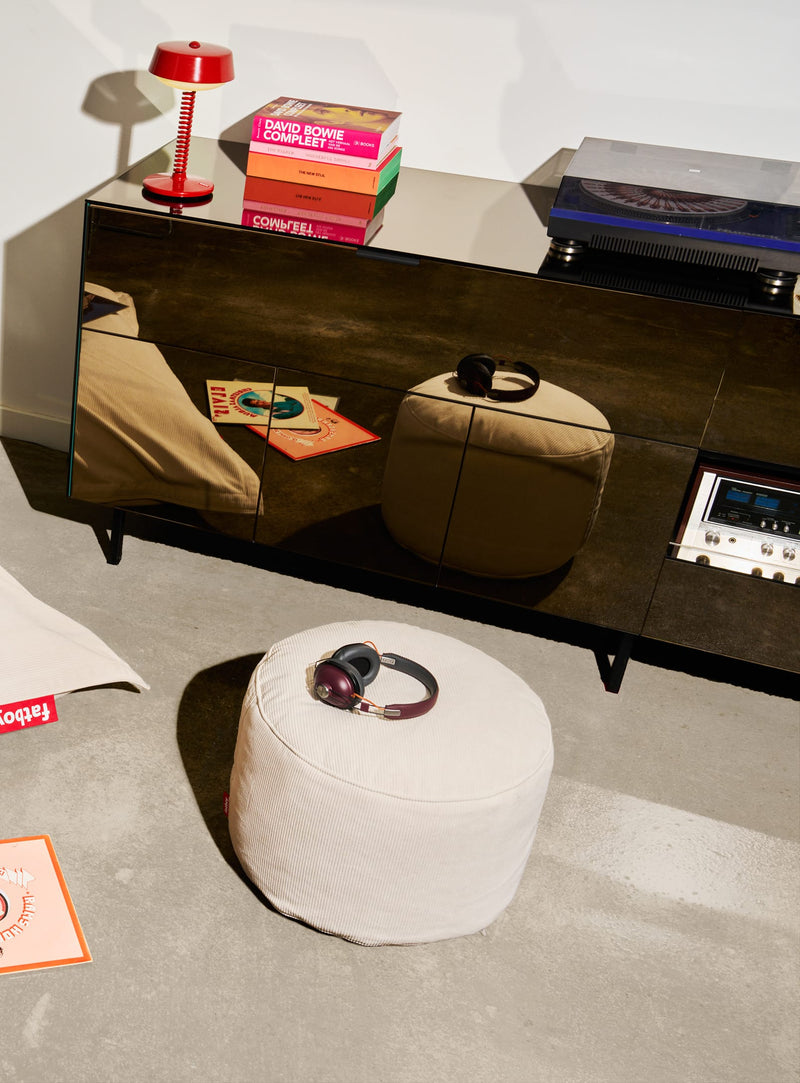 Point Cord Fatboy : pouf en velours côtelé, antidérapant et durable, idéal pour un usage intérieur écoresponsable au Canada.