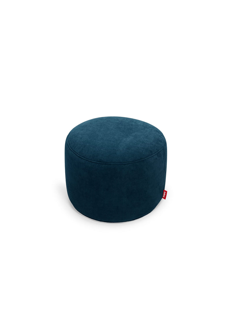 Ottoman Point Cord deep blue de Fatboy : pouf en velours côtelé recyclé, durable et antidérapant, parfait comme repose-pieds ou table d&