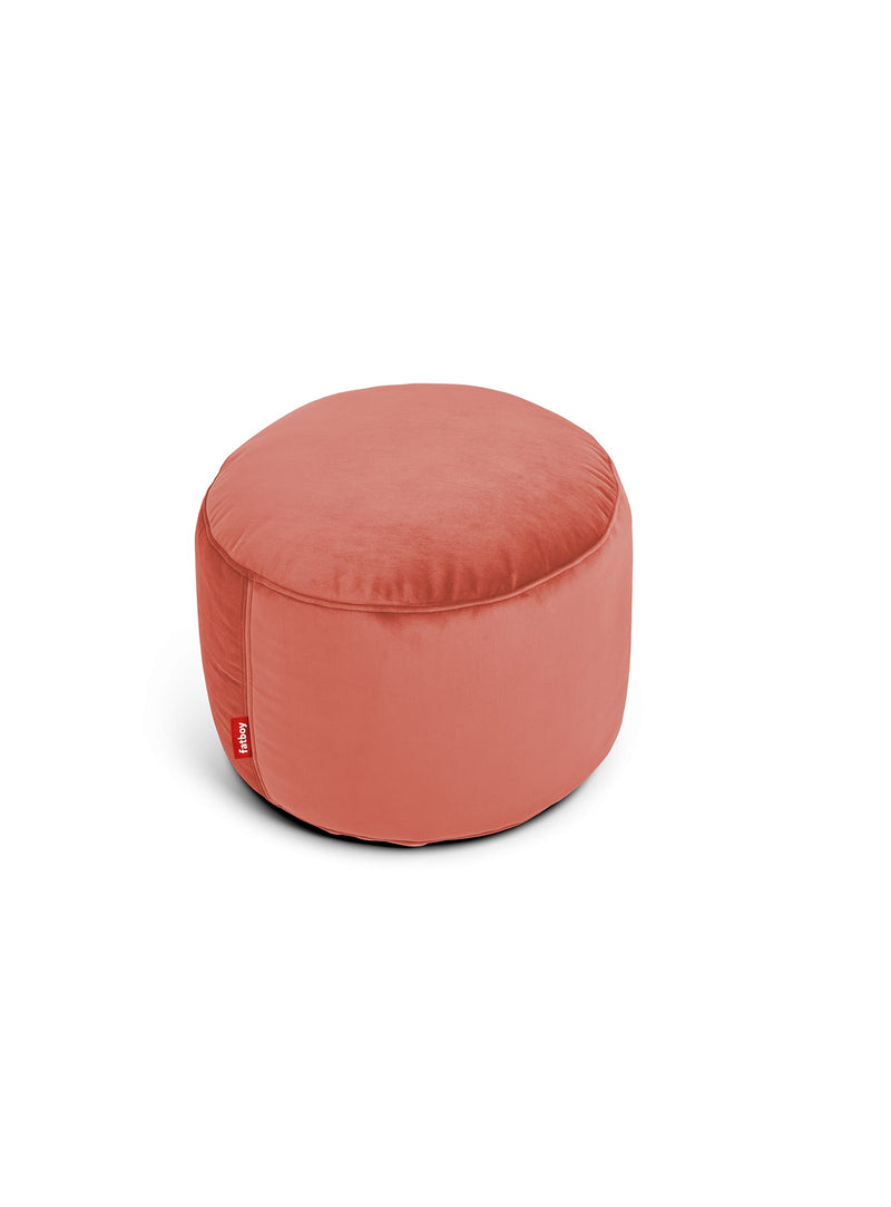 Ottoman Point Velvet rhubarbe Fatboy : pouf rond en velours recyclé doux et brillant, parfait pour ajouter confort et style intérieur au Canada.