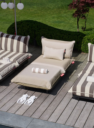 Profitez d’un confort absolu avec la Paletti de Fatboy, une chaise longue extérieure durable, résistante à l’eau et facile à entretenir, parfaite pour patios et jardins.