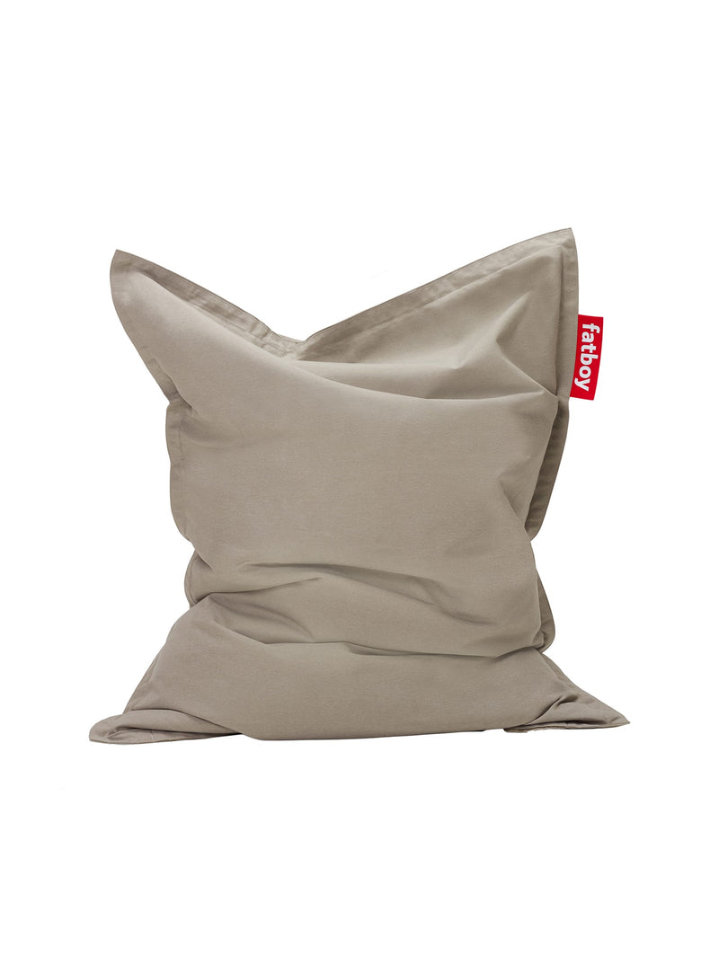 Pouf Slim Olefin gris taupe de Fatboy : pouf extérieur résistant aux UV et hydrofuge, parfait pour un style de vie en plein air et en intérieur.