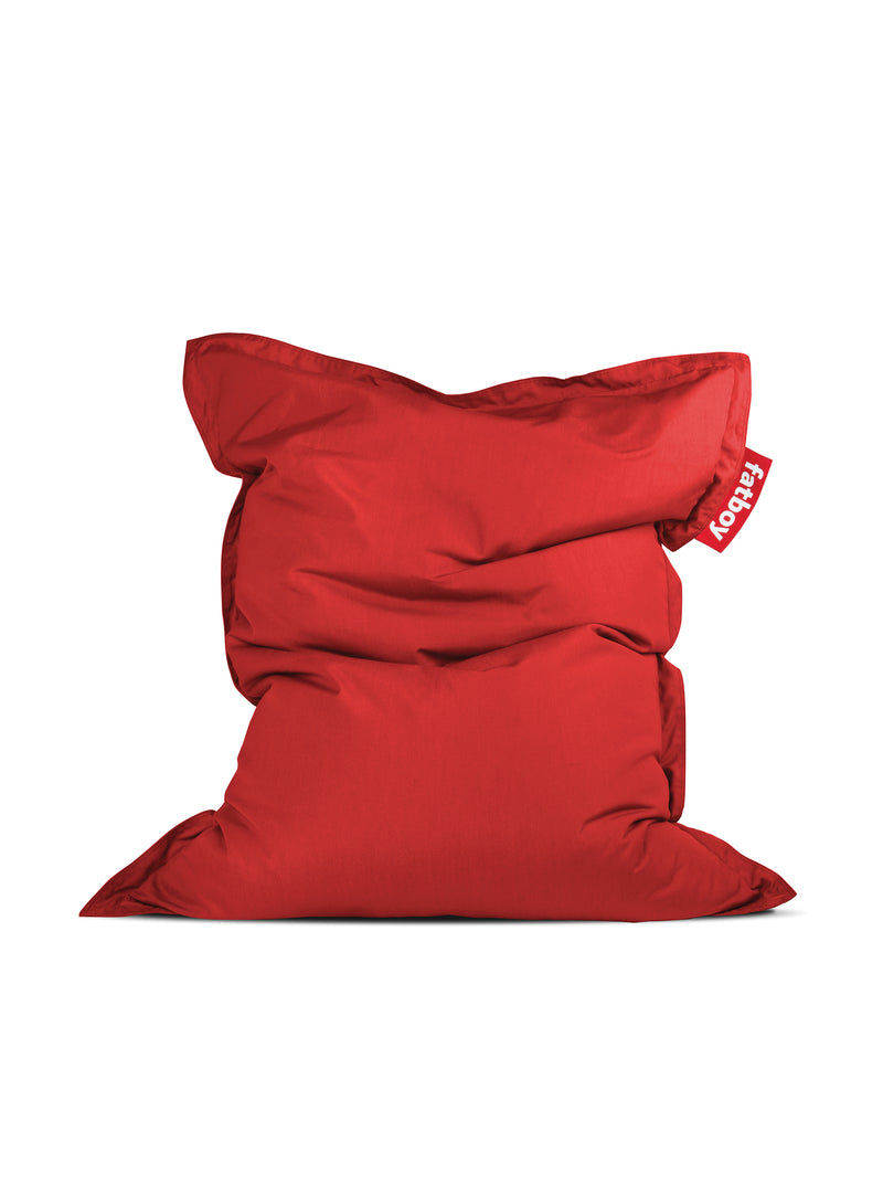 Pouf Slim Olefin rouge de Fatboy : pouf extérieur résistant aux UV et hydrofuge, parfait pour un style de vie en plein air et en intérieur.