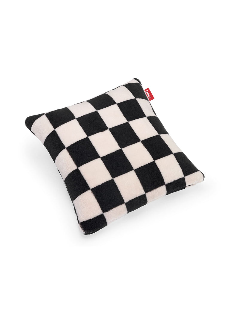 Coussin Fatboy Square Teddy Chess en noir écru. Coussin à carreaux 50 x 50 cm en tissu teddy ultra-doux pour la décoration d&