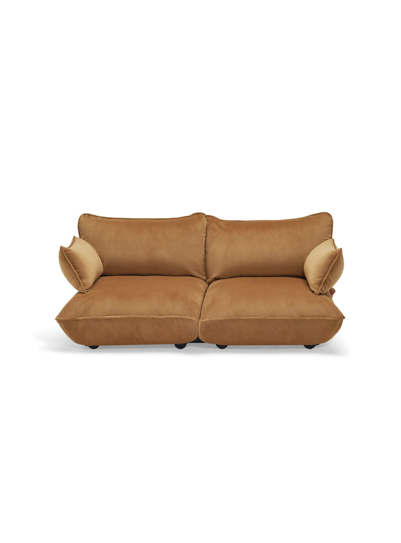 Sofa Sumo 2 places Velvet Fatboy teinte Amande, grand sofa intérieur modulaire raffiné en velours recyclé résistant.