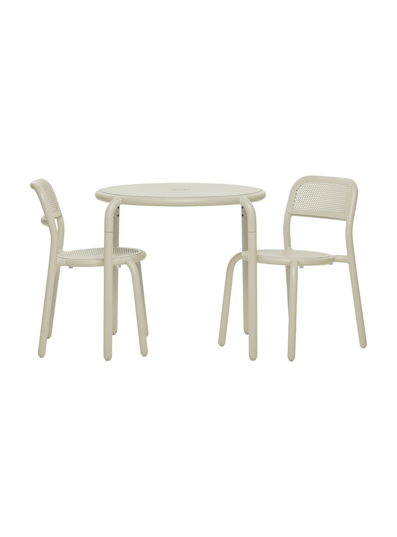 Ensemble Fatboy Toní Bistreau et 2 chaises en desert : table bistrot et chaises en aluminium robuste et élégant, idéale pour patio ou balcon, résistante aux intempéries.