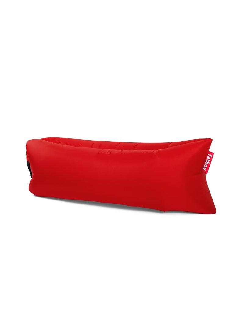 Fatboy Lamzac 3.0 en rouge : chaise longue gonflable, résistante aux UV, idéale pour la plage, le camping, en festival ou les activités extérieures au Canada.