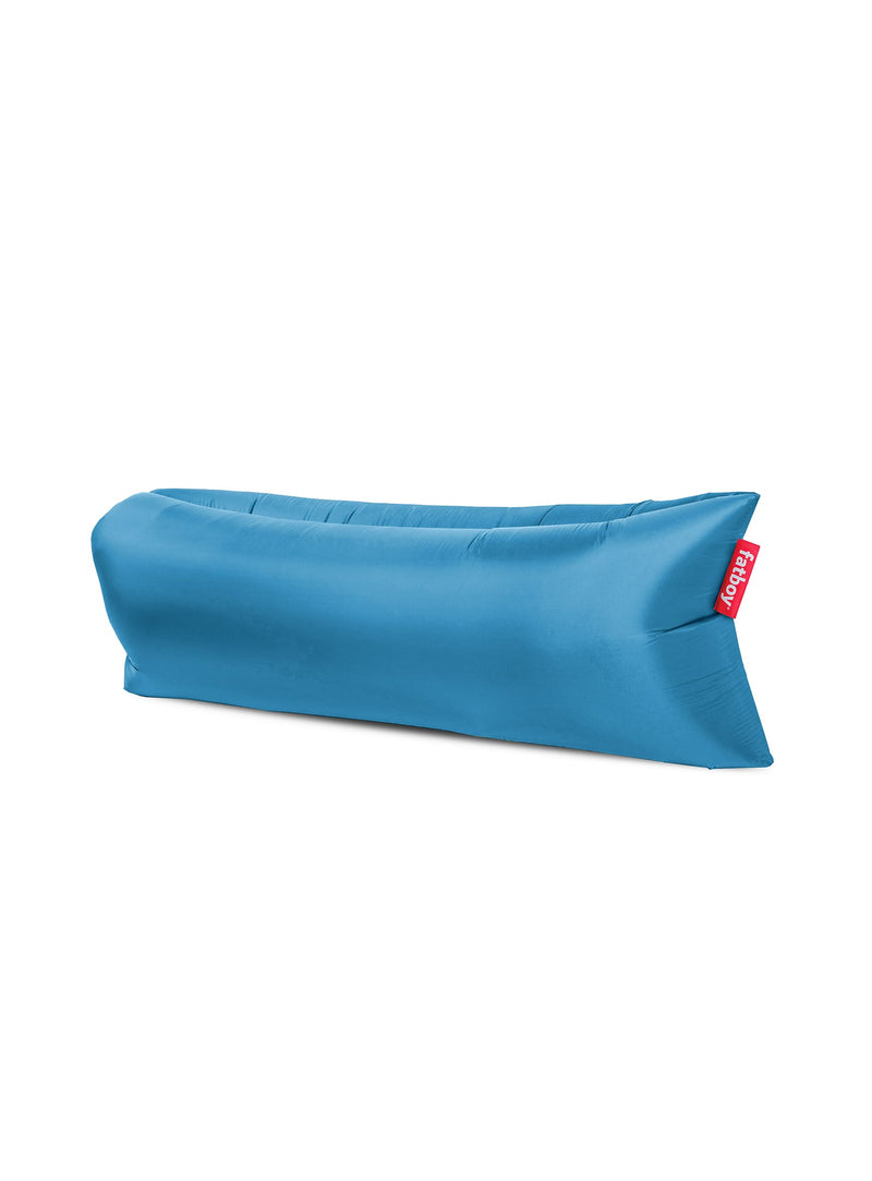 Fatboy Lamzac 3.0 en bleu ciel : chaise longue gonflable, résistante aux UV, idéale pour la plage, le camping ou les activités extérieures au Canada.